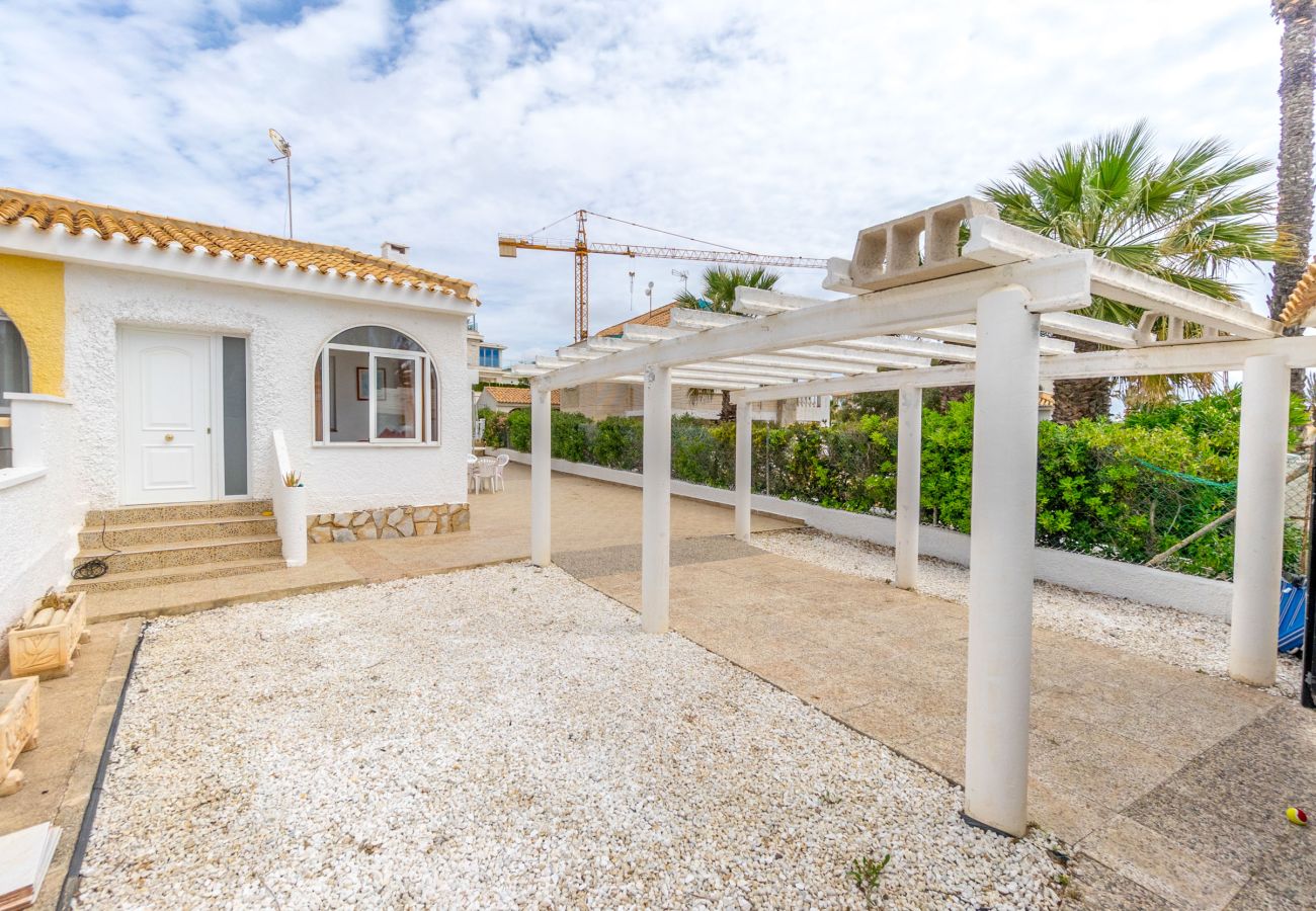 Villa en Orihuela Costa - VILLA ZENIA by the Sea