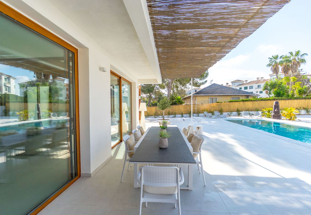 Villa en Orihuela Costa - VILLA MARIPOSA by the Sea