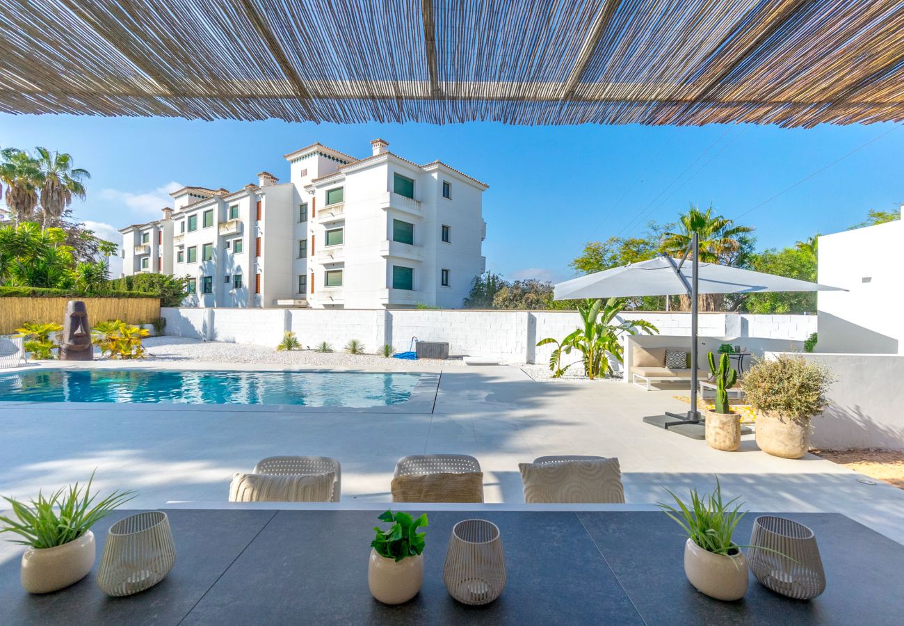 Villa en Orihuela Costa - VILLA MARIPOSA by the Sea