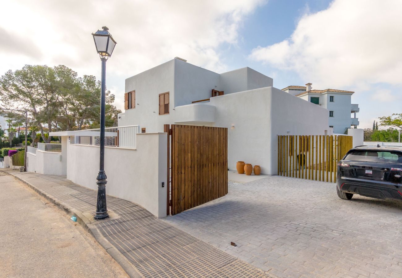 Villa en Orihuela Costa - VILLA MARIPOSA by the Sea