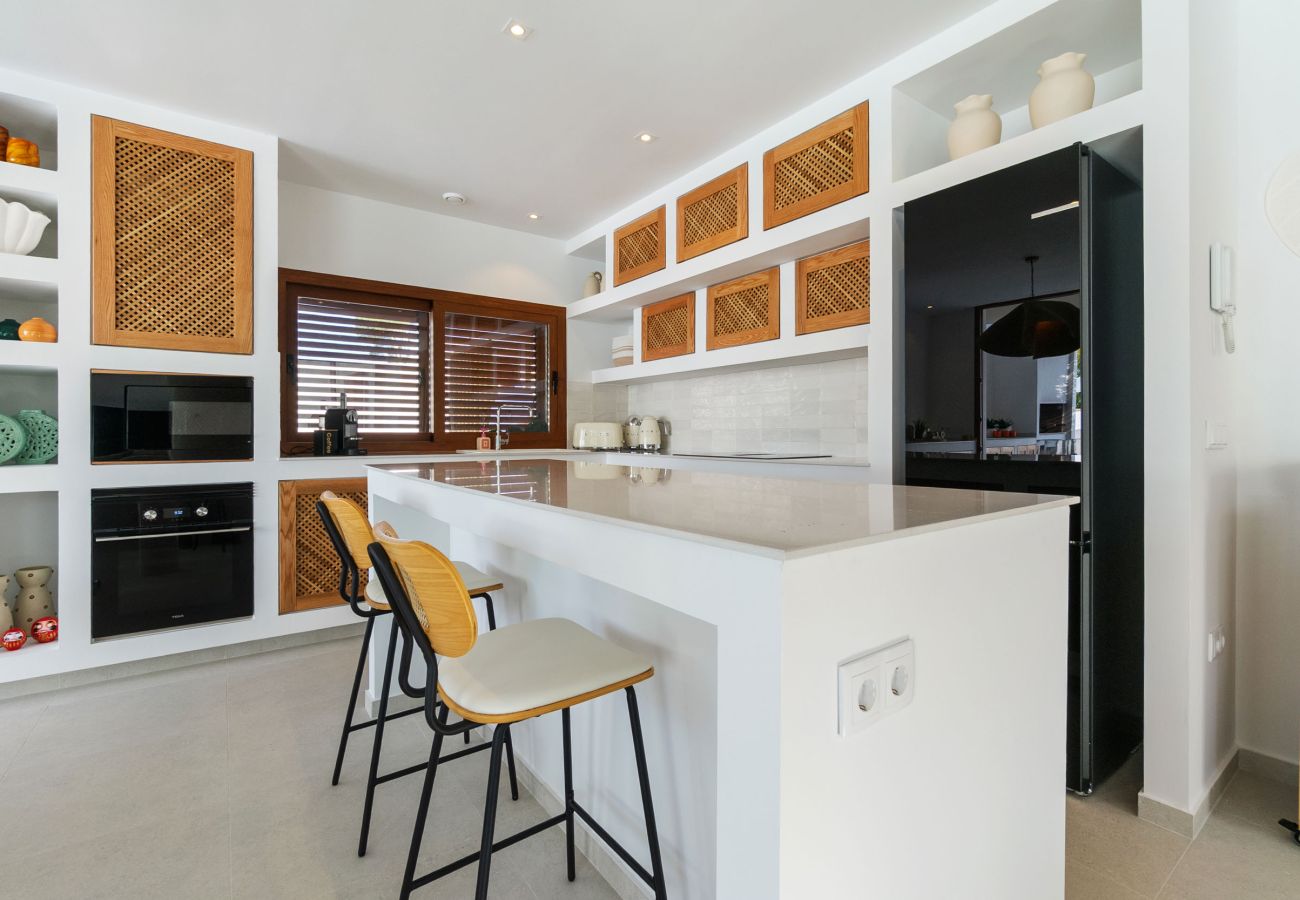 Villa in Orihuela Costa - VILLA MARIPOSA by the Sea