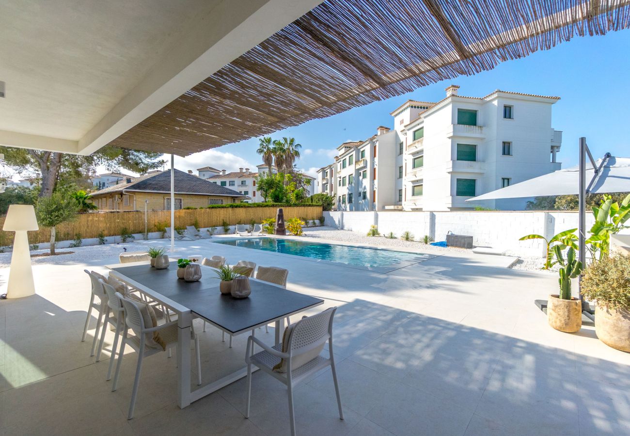 Villa in Orihuela Costa - VILLA MARIPOSA by the Sea